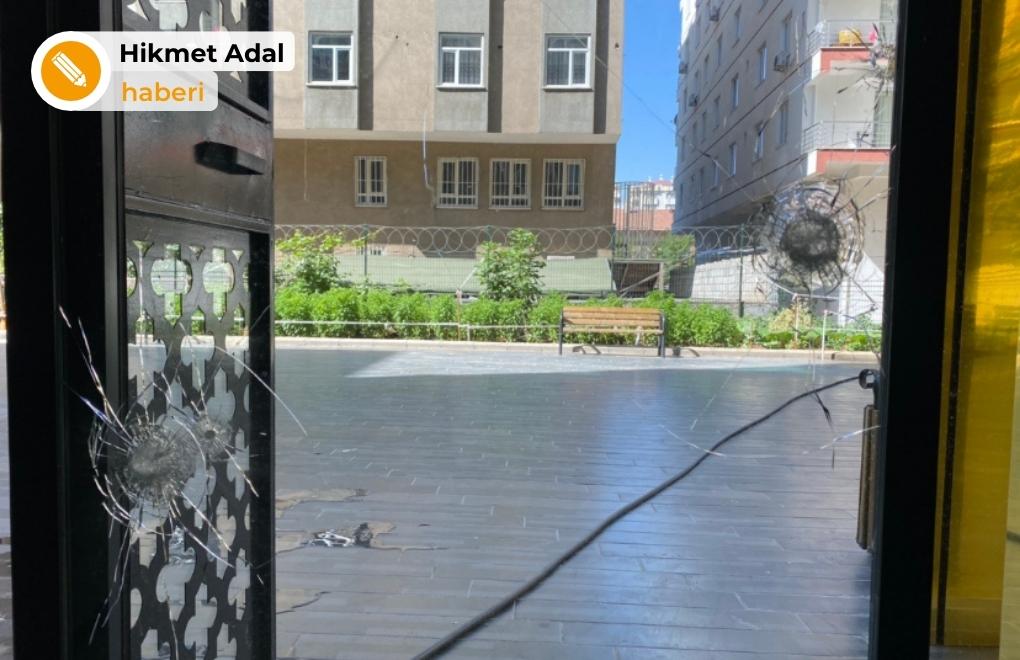 Diyarbakır’da STK’lerin olduğu iş merkezine silahlı saldırı