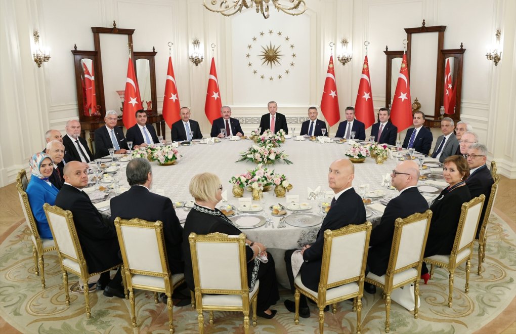 Erdoğan once again hints at Syria offensive, warns Sweden, Finland
