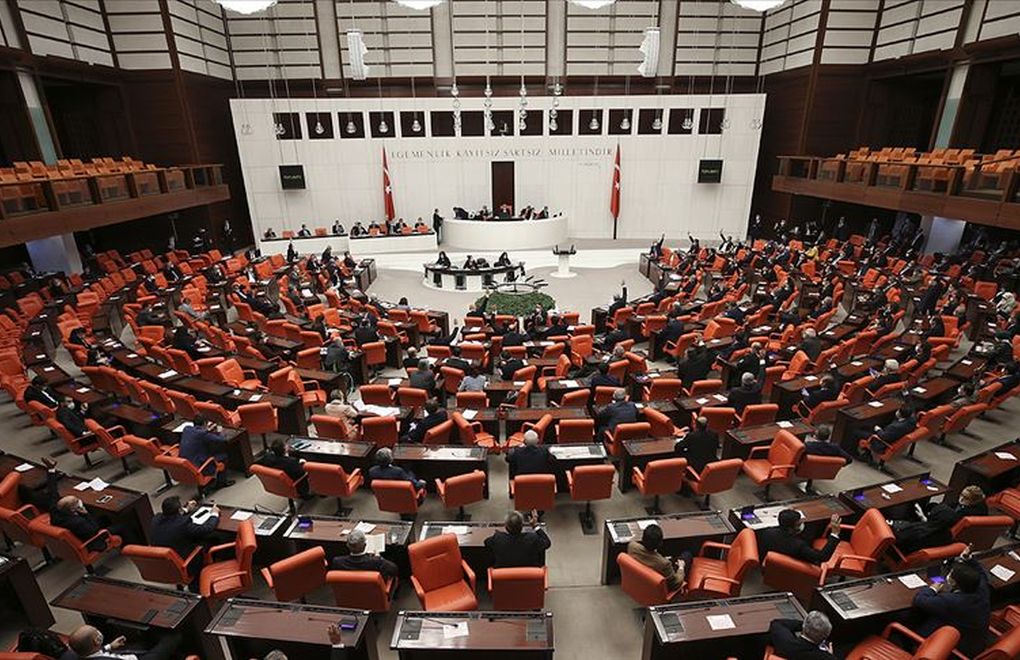 TBMM'de son bir yıl: AKP dışında hiçbir siyasi partinin kanun teklifi kabul edilmedi
