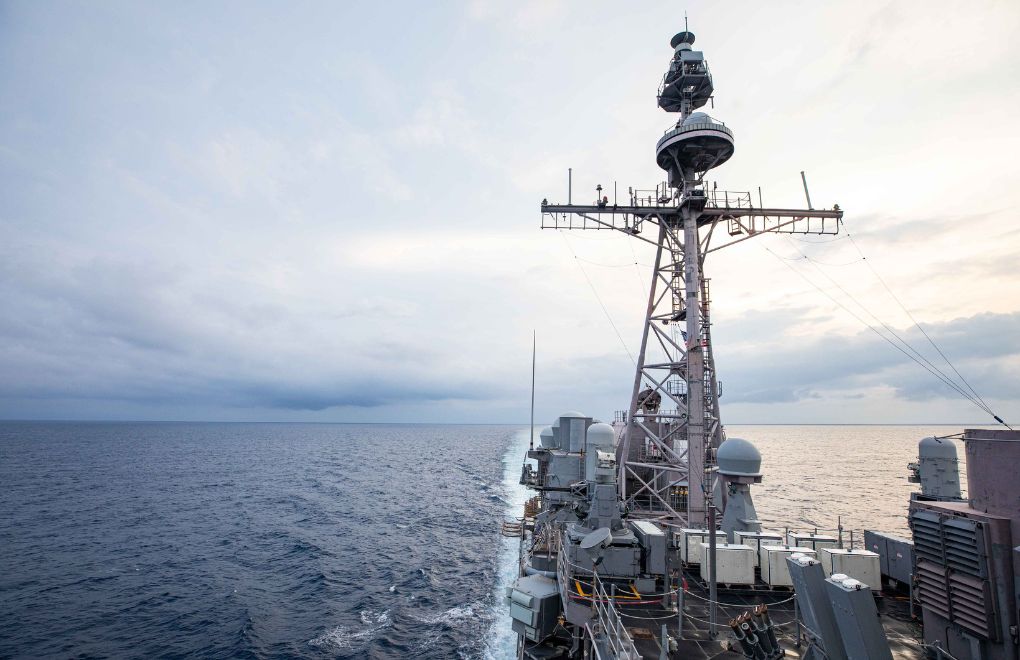 ABD savaş gemileri Tayvan Boğazı'ndan geçti, Çin "teyakkuz" ilan etti