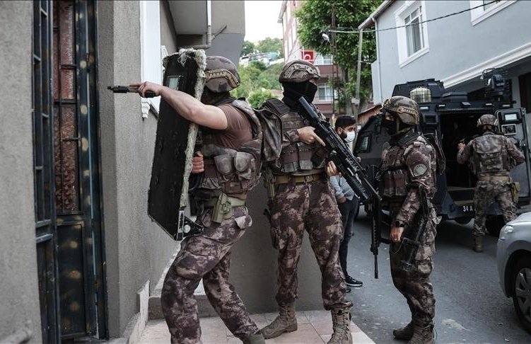 Eight suspected ISIS members from Iraq, Syria detained in raids in northern Türkiye