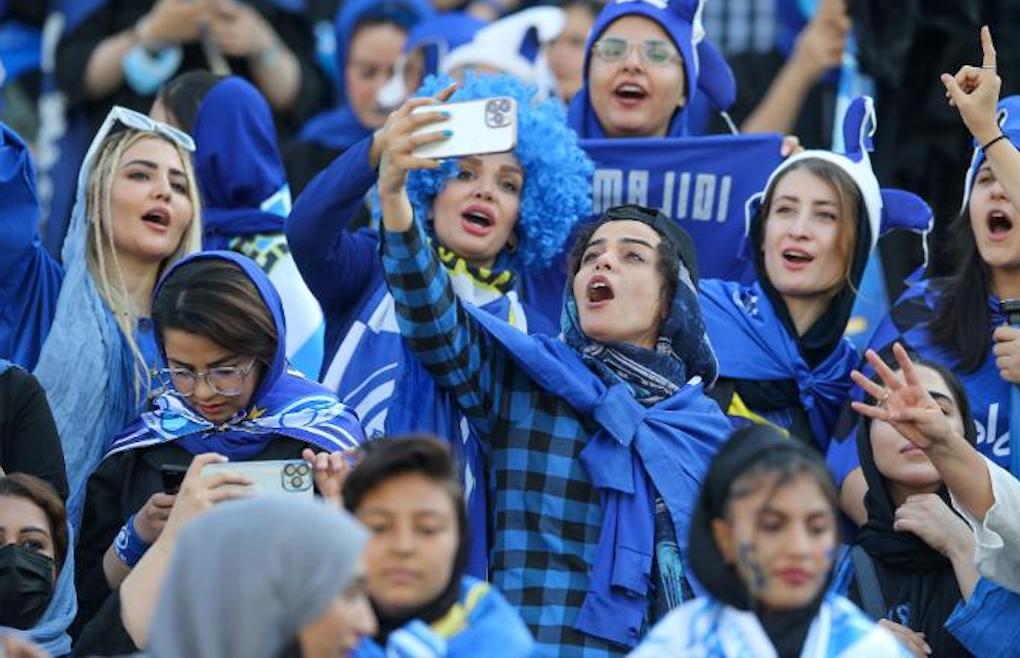 Bir haftada ikinci kez İran'da kadınlar futbol maçında 