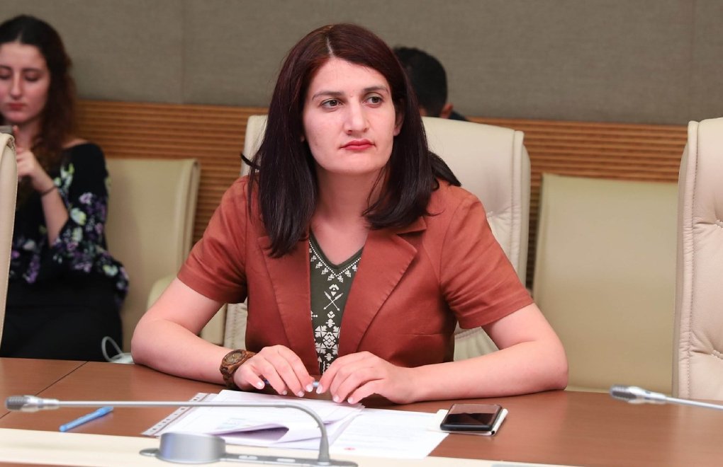 Gözaltına alınan HDP'li Semra Güzel adliyeye sevk edildi