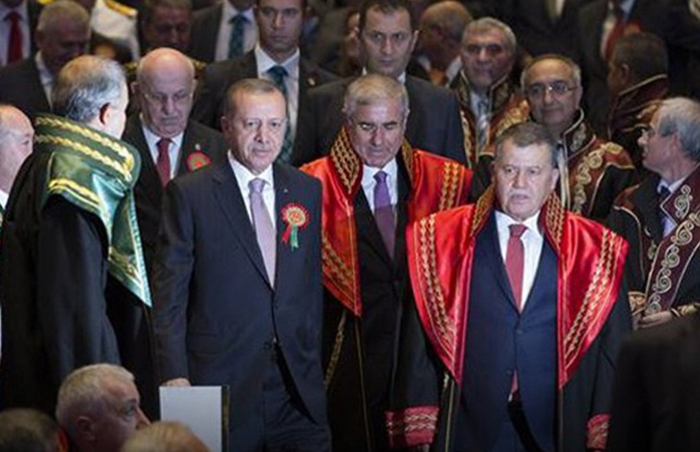"Cumhurbaşkanlığı rejimi demokratik kurumları zayıflattı"
