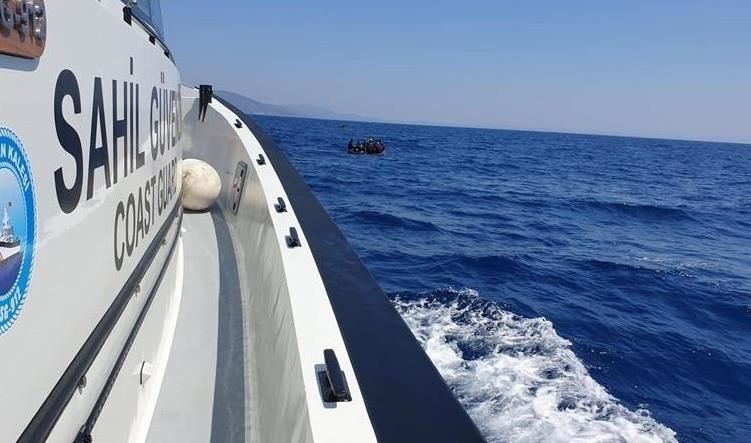 Two migrants' bodies recovered off İzmir coast