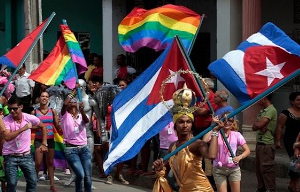 Küba eşcinsel evlilik ve evlat edinmeye "evet" dedi 