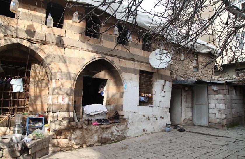 Diyarbakır’ın ayakta kalan son sinagogu yıkılma tehlikesi altında