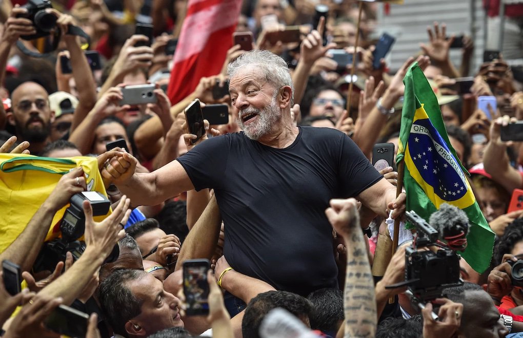 Brezilya'da sol Lula önderliğinde iktidara yürüyor