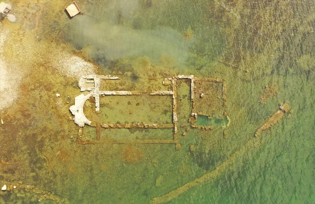 Kuraklık, İznik Gölü'ndeki batık bazilikayı görünür hale getirdi