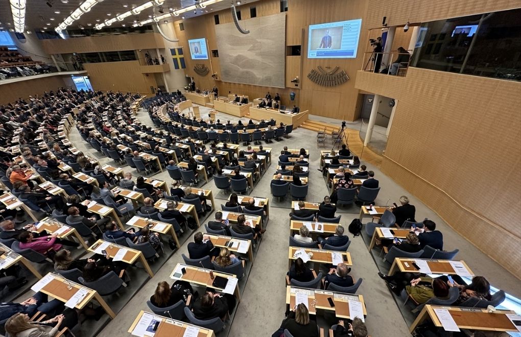 İsveç | Koalisyon hükümeti parlamentodan güvenoyu aldı