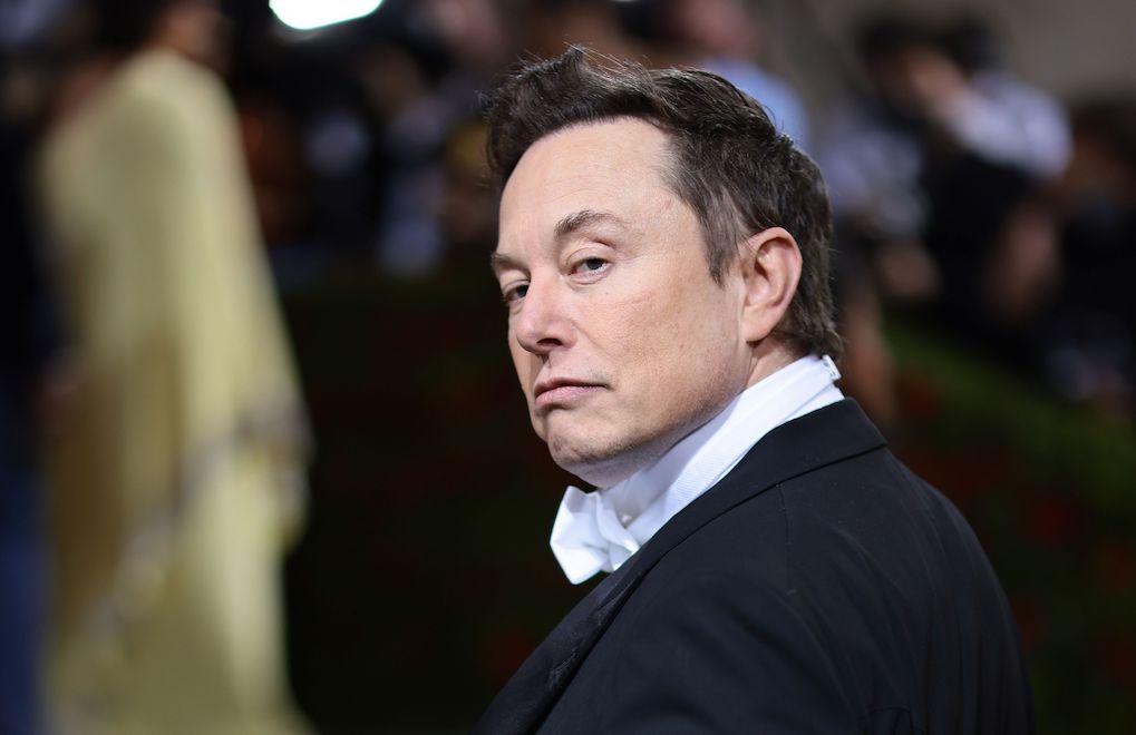 Elon Musk | "Aktivistler reklamları kestirdi, 'büyük gelir düşüşü' yaşıyorum"   
