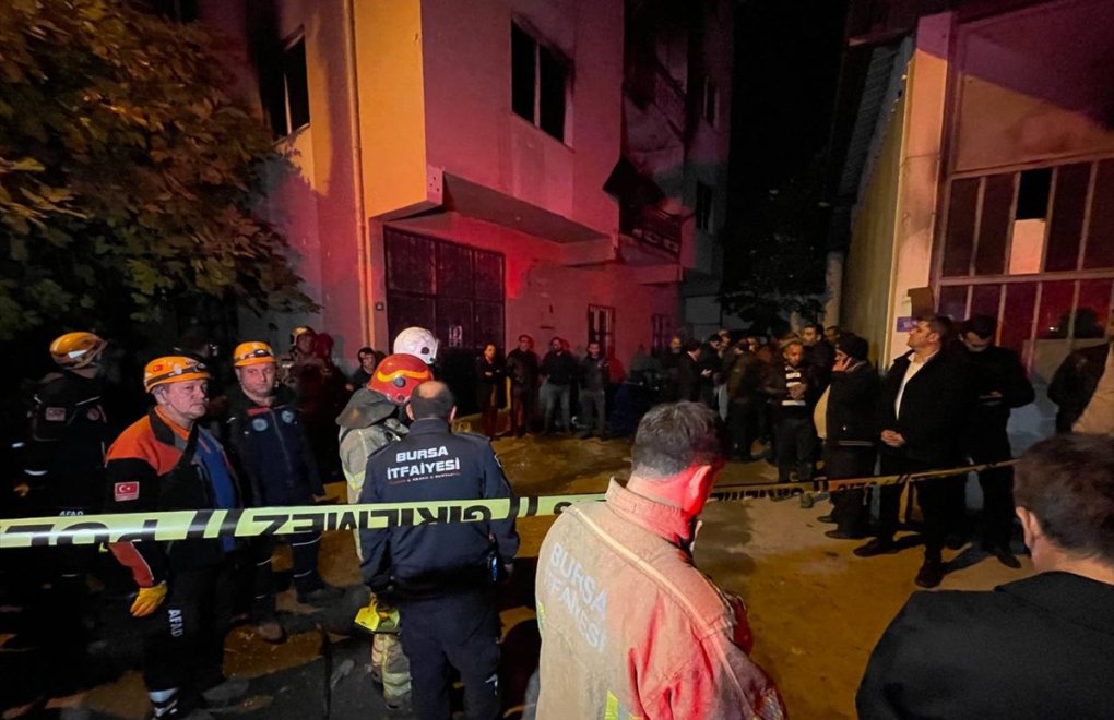 Bursa'da bir evde çıkan yangında 8'i çocuk 9 kişi yaşamını yitirdi