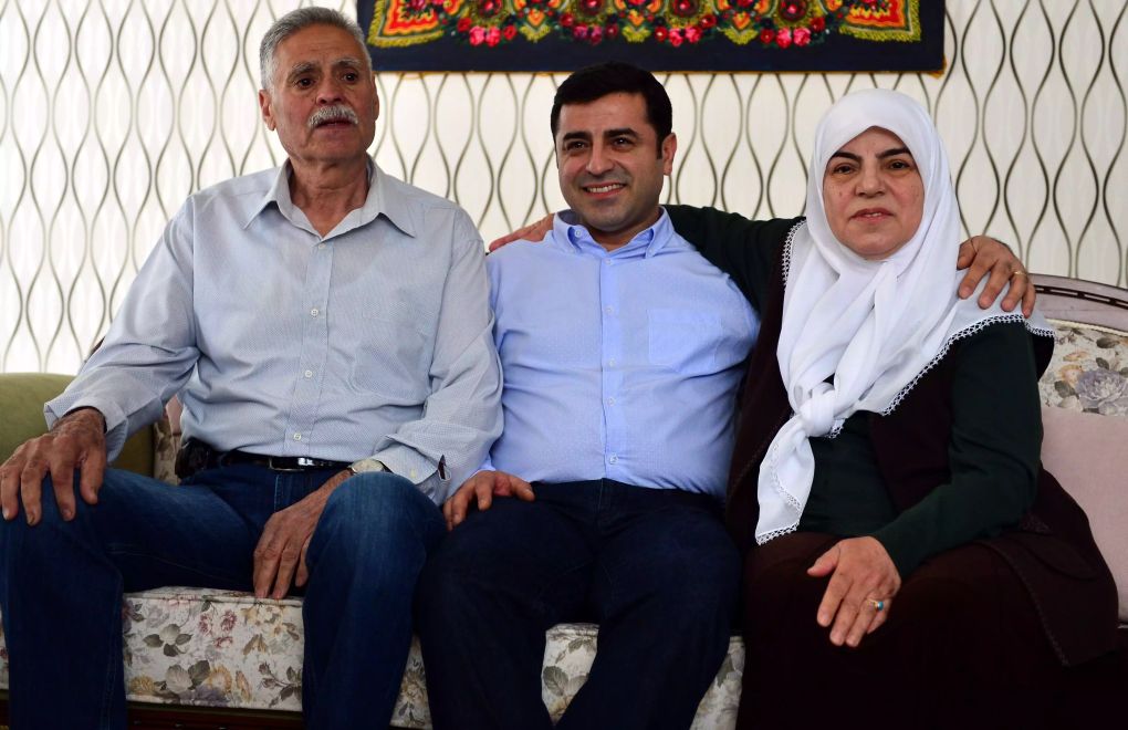 Demirtaş'ın anne ve babası hastaneye kaldırıldı