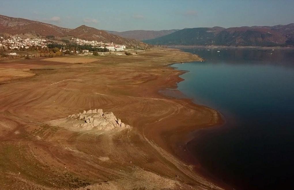 Almus Baraj Gölü'nde su seviyesi yüzde 28,8'e düştü