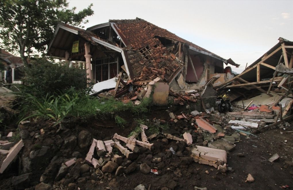 Endonezya’da deprem: Ölü sayısı 252’ye yükseldi