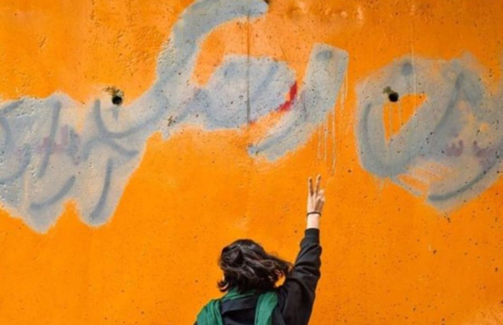 İranlı kadınlar: Şiddet ve ayrımcılık ortadan kalkana kadar sokaklarda kalacağız
