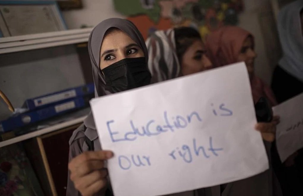 Afganistan | Taliban, kadınların üniversiteye gitmesini yasakladı