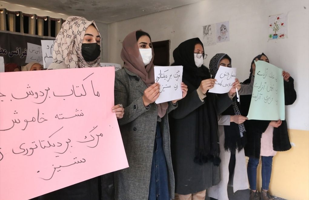 Taliban’ın kadın çalışan yasağının ardından 3 STK çalışmalarını durdurdu