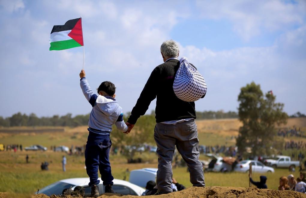Aşırı sağcı bakan, kamusal alanda Filistin bayrağı sallanmasını yasakladı