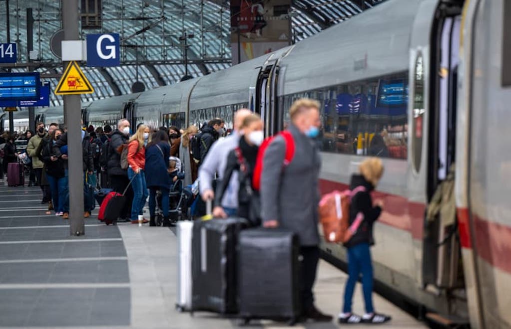 Almanya | Uzun tren ve otobüs yolculuklarında maske zorunluluğu kalkıyor