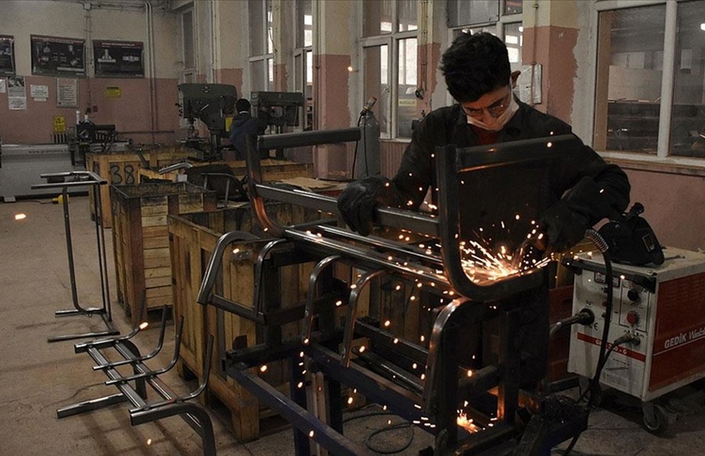 'Full time child labor': Over 1.2 million vocational students employed in Türkiye