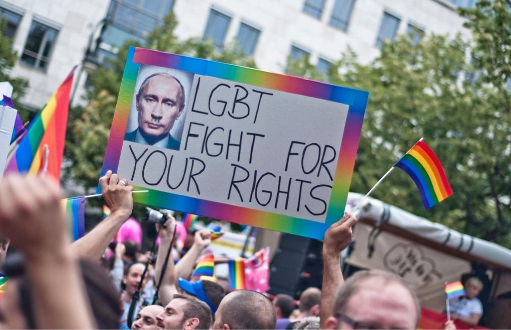 Rusya’da LGBTİ+ karakterler içeren yapımlar yasaklanıyor