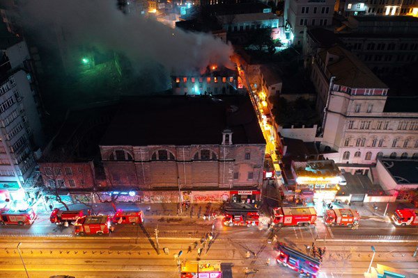 Two killed in fire at Armenian church's lodging in İstanbul 