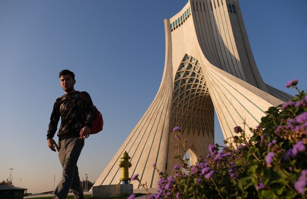 İran | Azadi Kulesi’nin önünde dans eden çifte 10'ar yıl hapis cezası