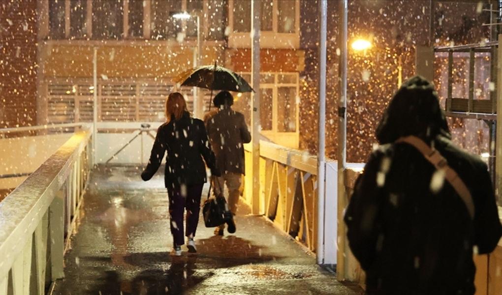 İstanbul'da kar uyarısı, seferler iptal