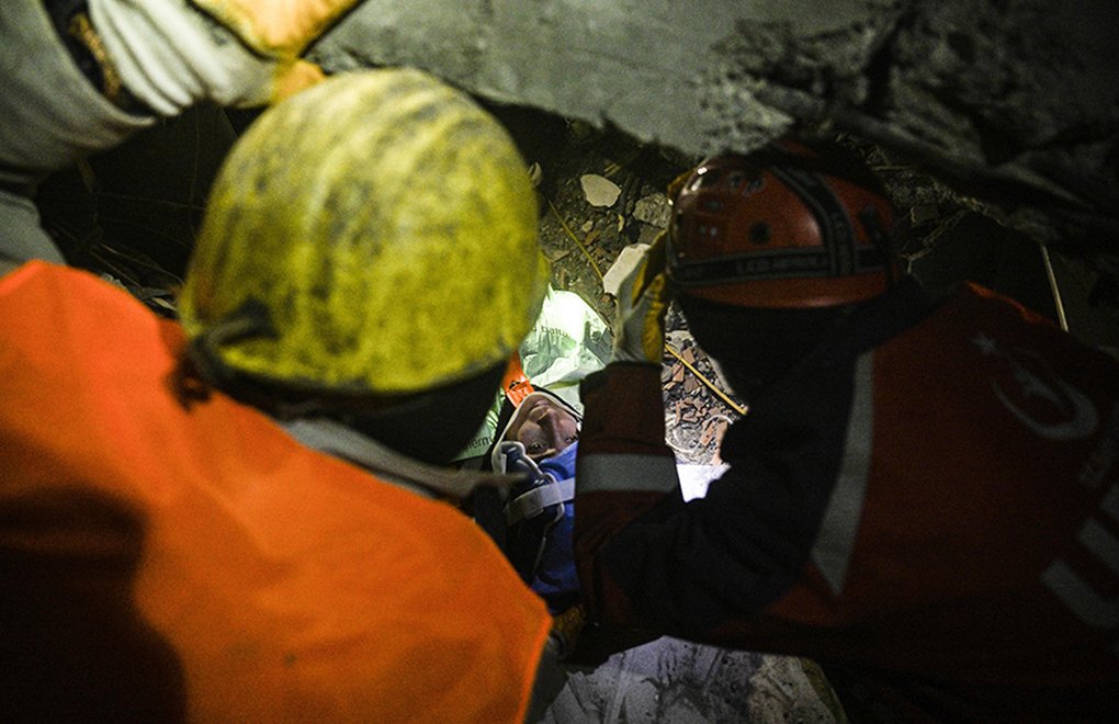 Madenciler, genç kızı 8 metre derinlikte 'domuz damı' yöntemiyle kurtardı