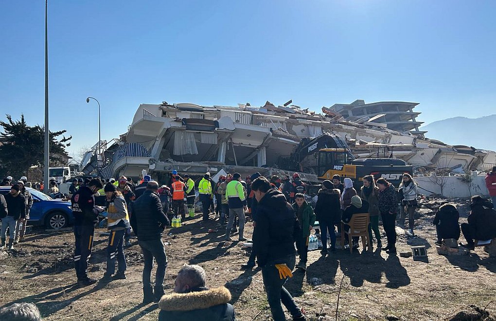 "İlk deprem 11 şiddetinde hasar yarattı"