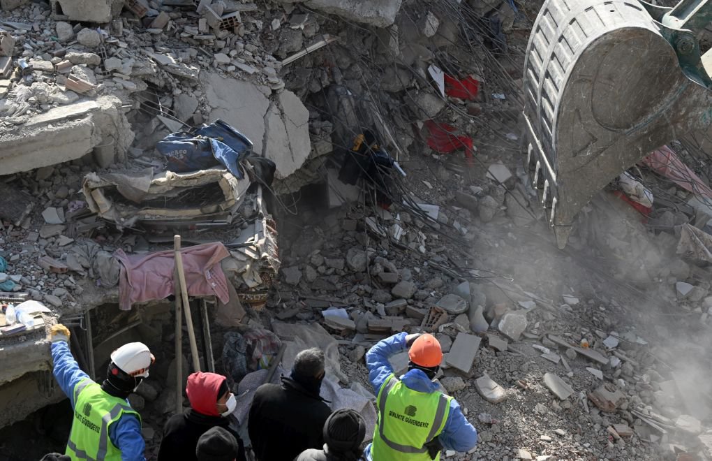 Depremzedeler e-devlet'ten geçici kimlik belgesi alabilecek