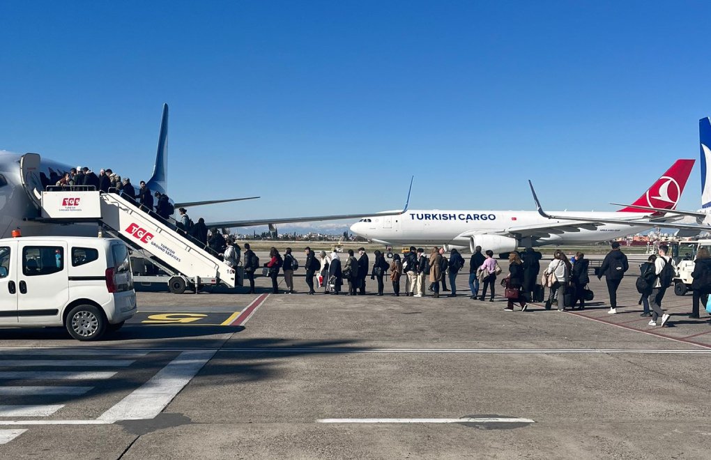 THY, deprem bölgesinden ücretsiz tahliye uçuşlarını 1 Mart'a kadar uzattı
