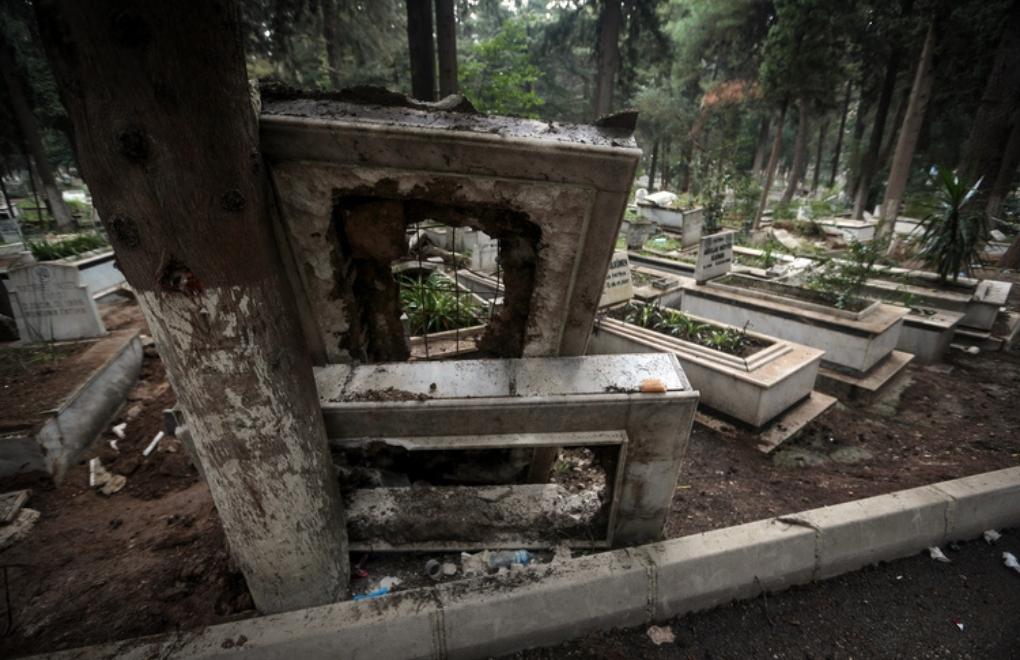 Hatay depreminde Antakya Asri Mezarlığı da zarar gördü