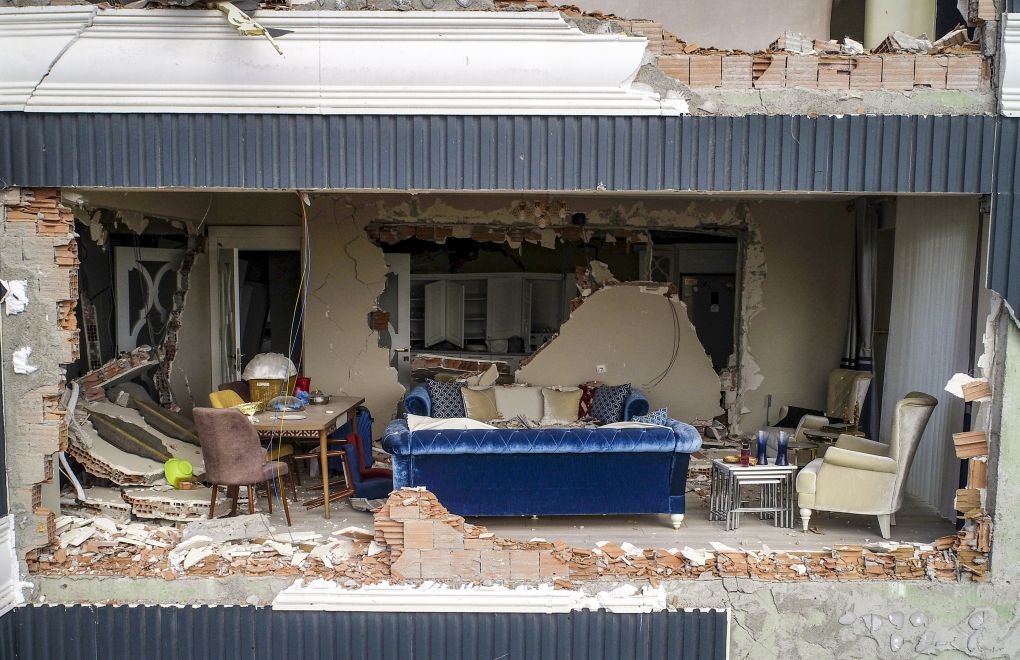 Maraş merkezli depremlerde 44 bin 218 kişi hayatını kaybetti