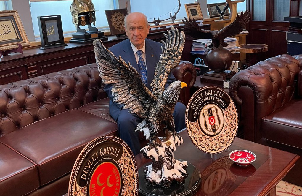 Depremden sonra ilk istifa Bahçeli'den: Beşiktaş üyeliğinden istifa etti