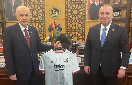 Beşiktaş, Devlet Bahçeli’nin üyeliğini istifa etmeden önce düşürmüş
