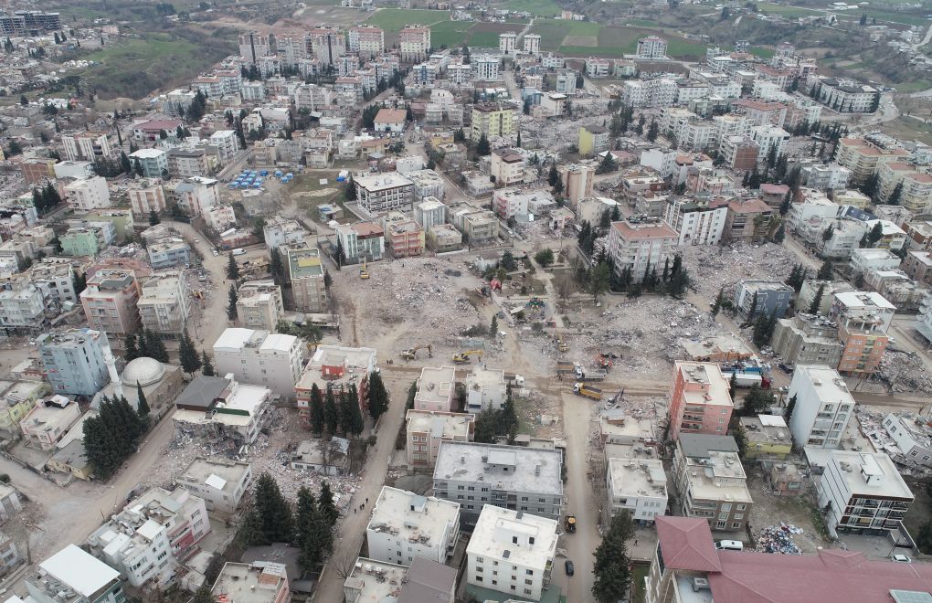 Depremlerde yıkılan binalarla ilgili kusuru bulunan 166'sı müteahhit 237 kişi tutuklandı