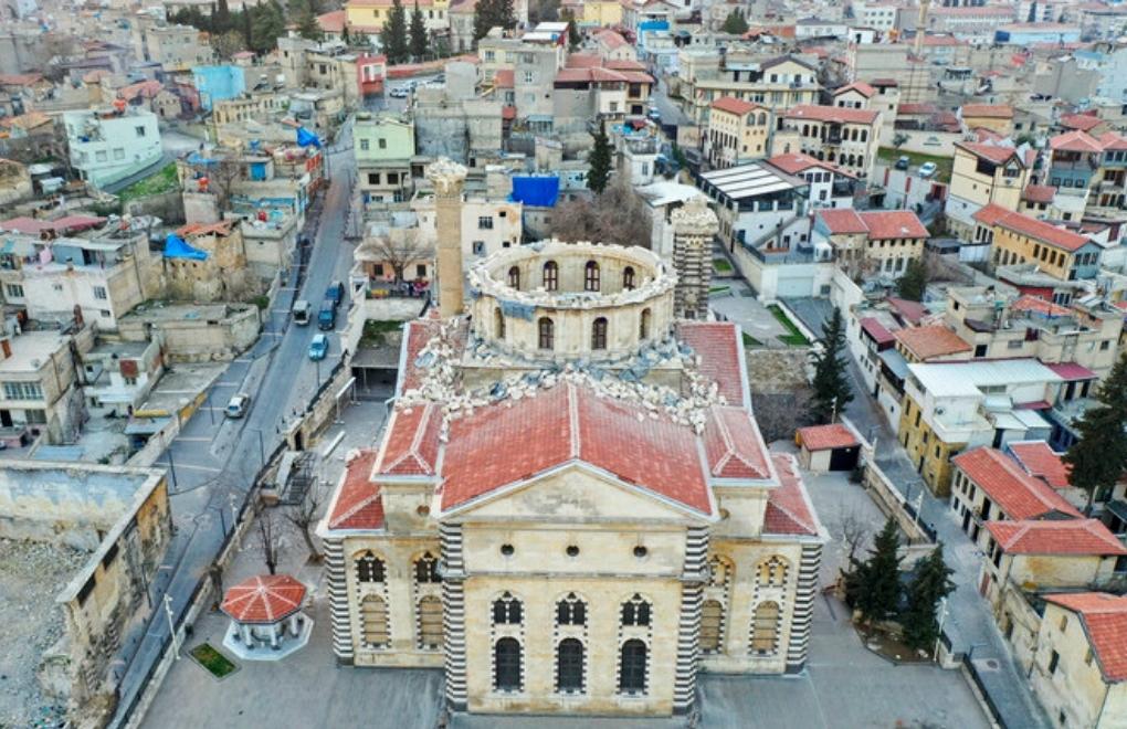 Depremler Antep’teki Kurtuluş Camisi’ne de zarar verdi