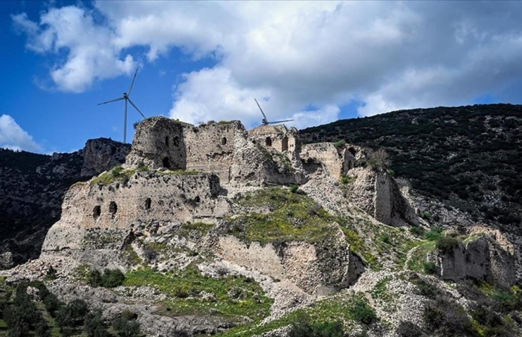 Hatay’daki tarihi Bakras Kalesi de depremde hasar gördü