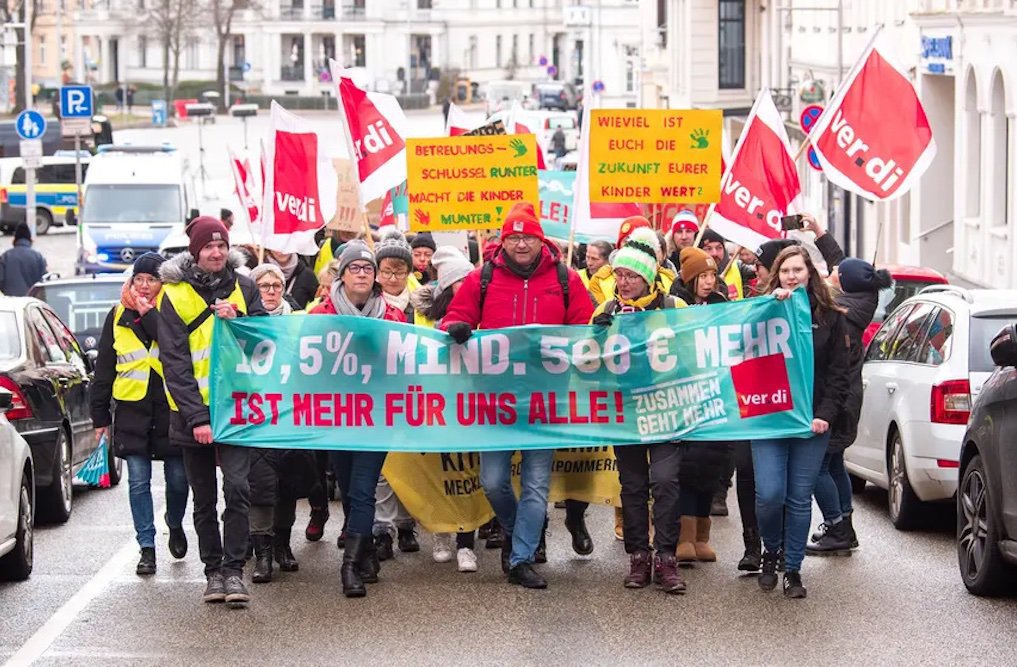 Almanya'da yüksek enflasyonla boğuşan emekçiler halkın sempatisini kazanıyor 