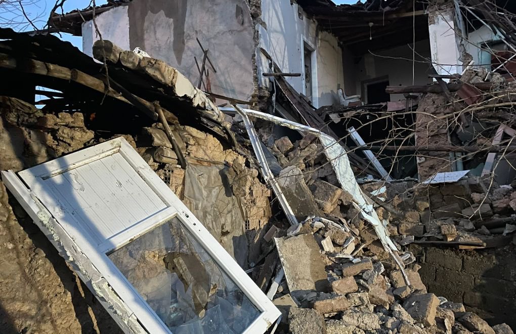 Arrests over Turkey quakes increase to 298