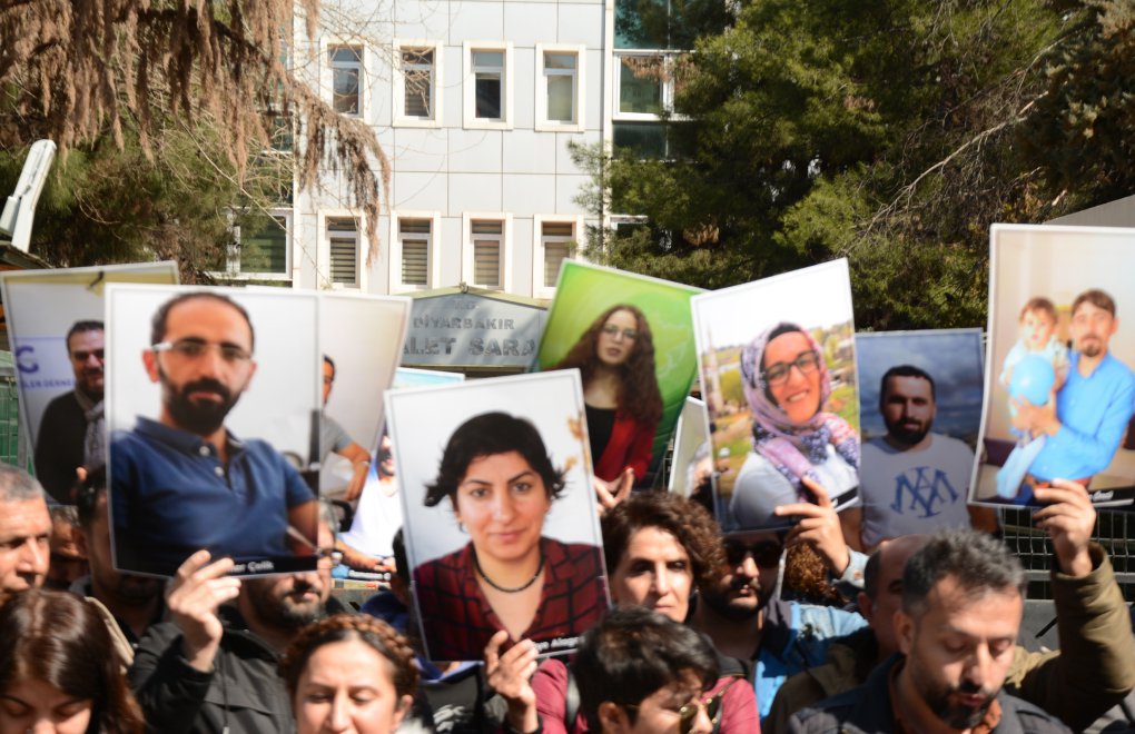 Diyarbakır’da tutuklu 16 Kürt gazetecinin iddianamesi hazır