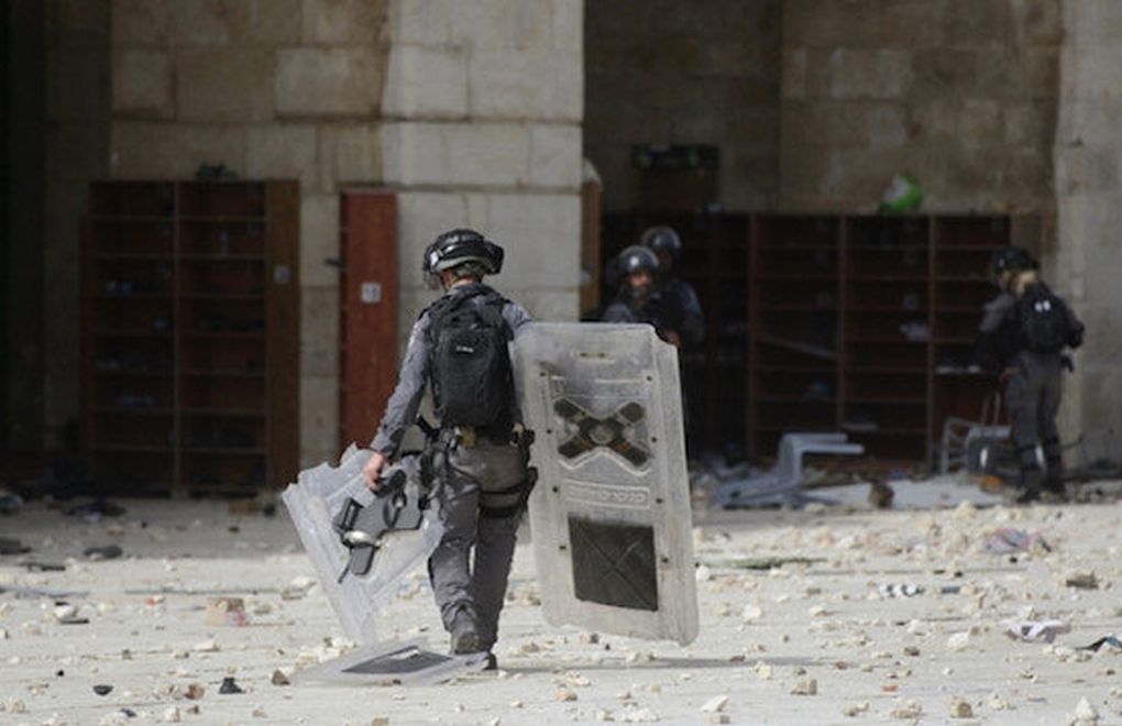 İsrail polisi Mescid-i Aksa'da bir Filistinliyi vurdu