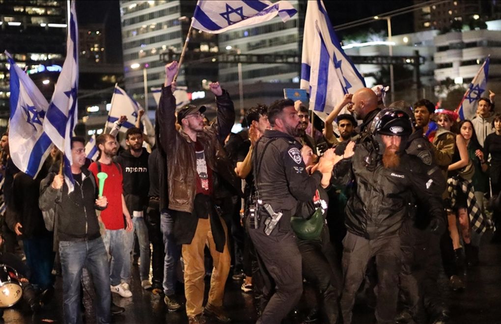 Netanyahu’nun erteleme kararı protestoları durdurmadı 