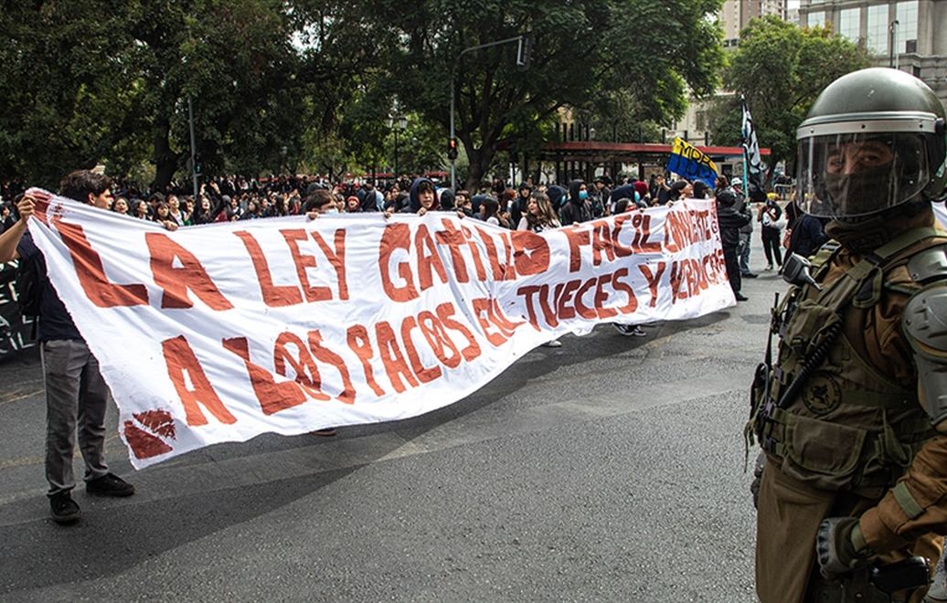 Şili'de öğrenciler güvenlik yasasını protesto etti