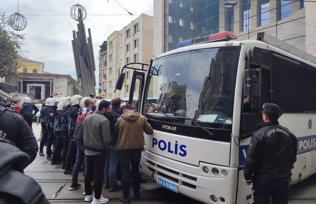 Polis, Cumartesi Anneleri / İnsanlarını engelledi, 25 kişiyi gözaltına aldı