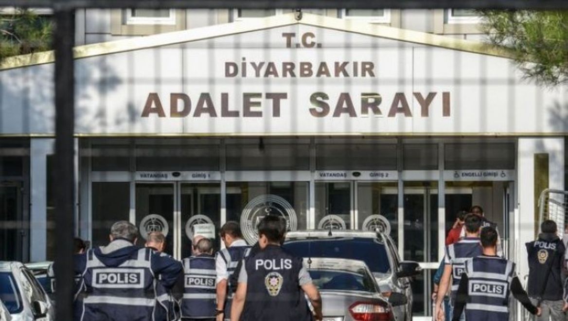 Diyarbakır'da bir avukat daha tutuklandı