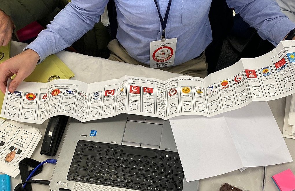 CHP’li Tezcan: Yurtdışında açılmamış oy pusulasında AKP’ye basılmış mühür çıktı