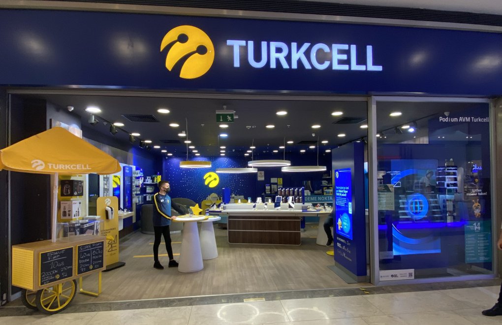 Turkcell'in hisseleri düştü borsa devre kesti